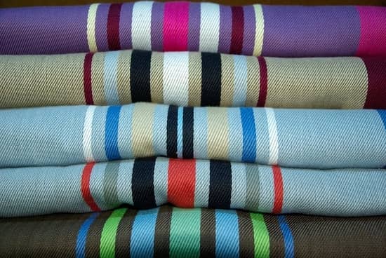 Присмотритесь: ткани имеют различные типы плетения